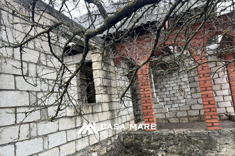 Spre vânzare casă nefinalizată | s. Maximovca 8