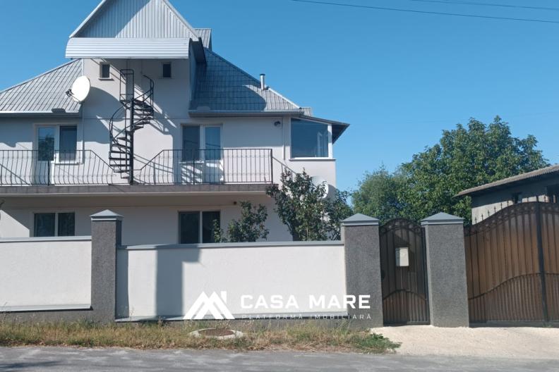 Vânzare casă cu 5 camere | 208 m² | Ciorescu, str. Nucarior, 10 2