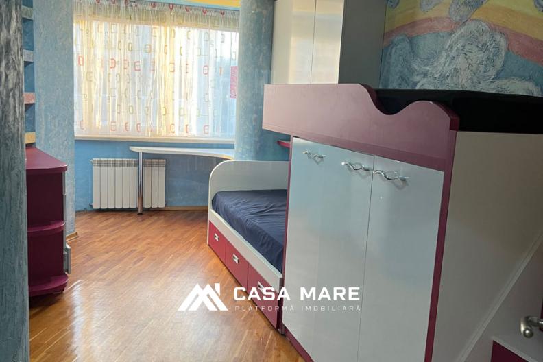 3-комнатная квартира, 100 м², Центр, Кишинёв 3