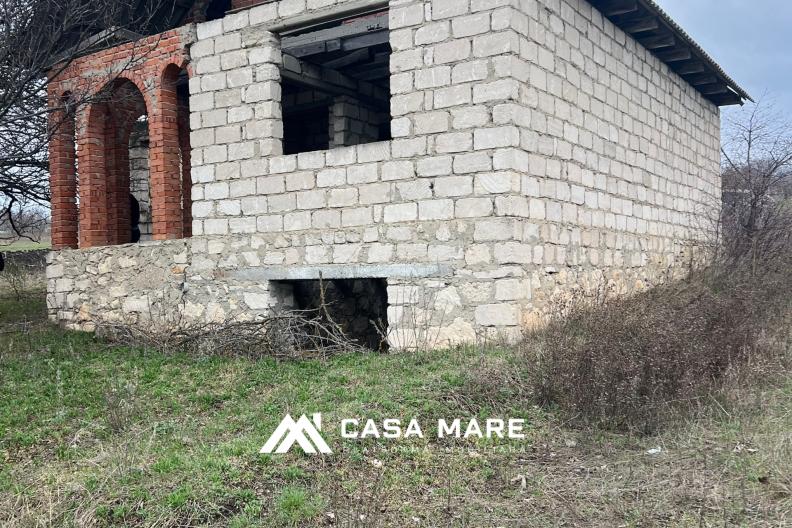 Spre vânzare casă nefinalizată | s. Maximovca 9
