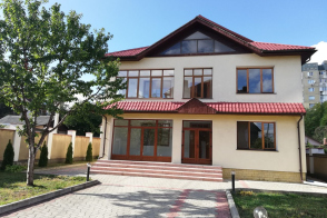 Spre chirie casă individuală cu 4 camere | 160 m² | Chișinău, str-la Plaiului, 8