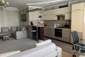 Spre vânzare apartament cu 2 camere, 74 m² | Centru, str. Lev Tolstoi