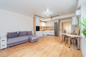 Spre vânzare apartament cu 2 camere și living | Botanica, bd. Dacia, 65
