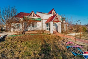 Vânzare casă cu 6 camere și mansardă | 185 m² | r. Hîncești, s. Obileni