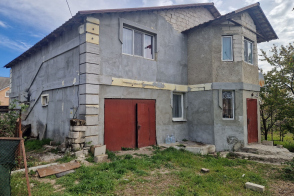 Urgent! Vânzare casă cu 2 niveluri | 249 m² | Teren 8 ari | Măgdăcești, str. Albinuța 11