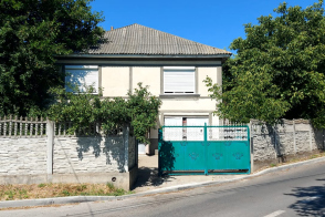 Casă cu 5 camere, 230 m², Sîngera