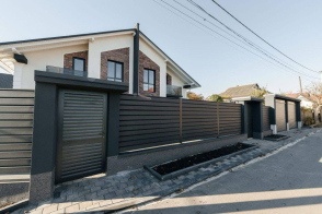 Casă cu 4 camere, 170 m², Ciorescu