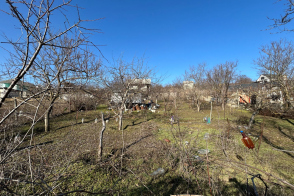 Spre vânzare lot de pământ | 7 ari | Merenii Noi