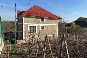 Vânzare casă cu 9 camere | 300 m² | Vadul lui Vodă, str. Constantin Negruzzi, 8
