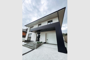 Casă cu 3 camere, 235 m², Dumbrava