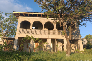 Casă cu 4 camere, 100 m², Bîc